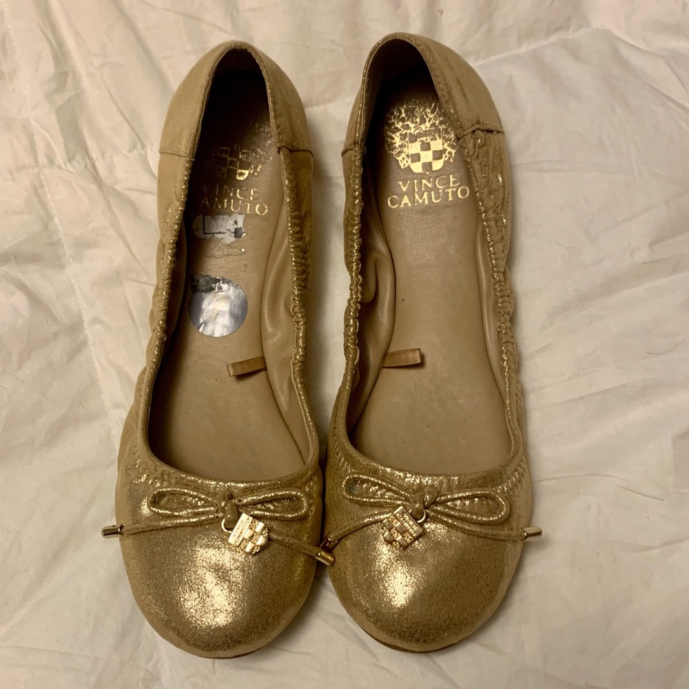 Worn once! Vince Camuto Gold Flats🔥